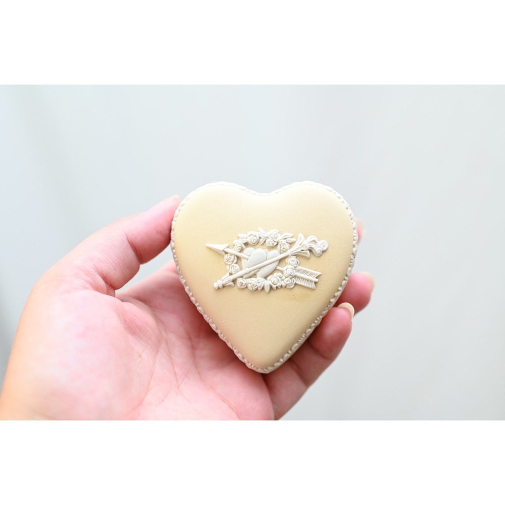 Wedgwood England 1998 Celebrating Heart Trinket Box Primrose Jasperware Yellow